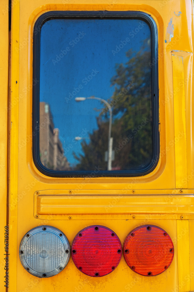 Rückseite eines amerikanischen Schulbusses