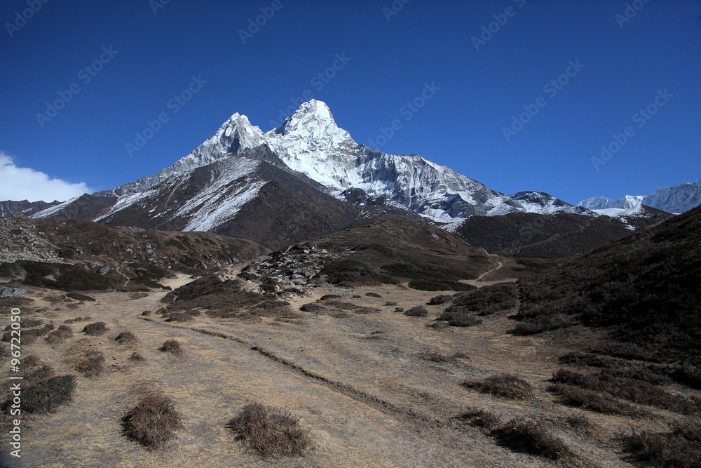 Ama Dablam peak (6,812m), Khumbu himal Nepal.