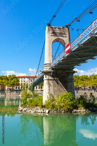 Fotografía Old Passerelle du College bridge over Rhone river in Lyon, Franc