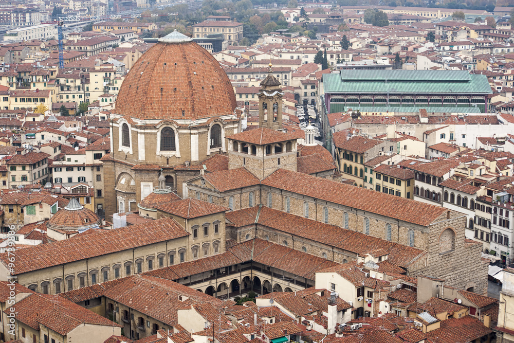 Vistas de la ciudad monumental de Florencia en Italia
