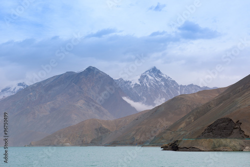 Landscape around Muztagh Ata and Karakuli Lake  Pamir Mountains  Kasgar  Xinjiang  China