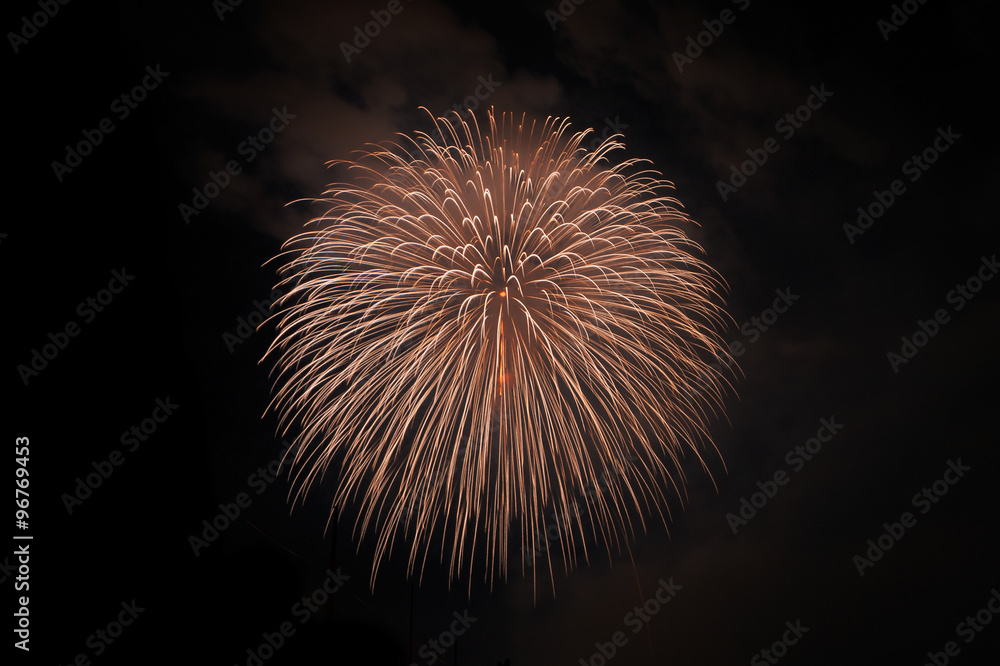 Naklejka premium Close-up of Japanese fireworks in Summer Festival, Nagaoka city,