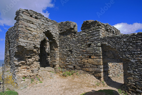 ruinas de uyn castillo en gironaSONY DSC