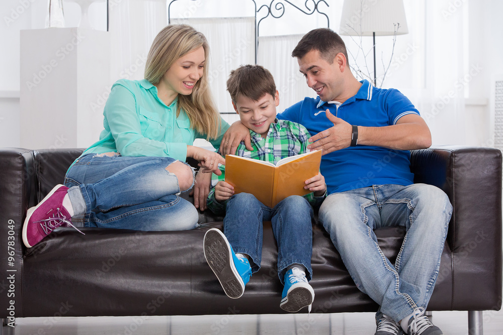 parents teach a child to read