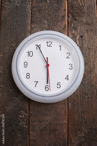 Wallpaper Mural clock on a wooden wall Torontodigital.ca