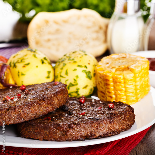 Beefsteaks with grilled veggies - Frikadellen mit Grillgemüse photo