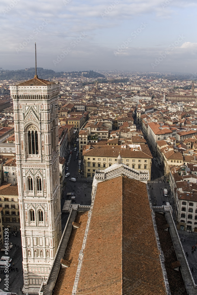 Vistas de la ciudad de Florencia desde las cubiertas del duomo