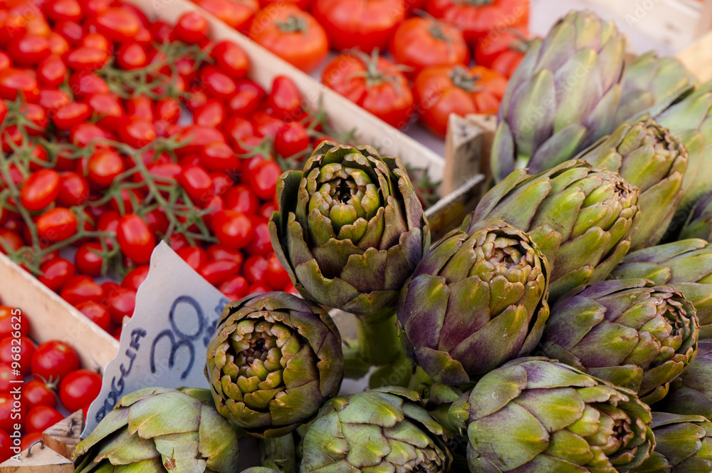 Obraz premium artichokes tomatoes
