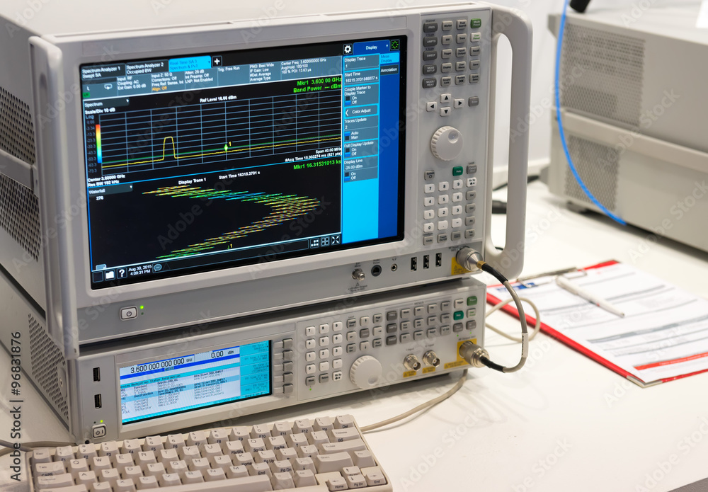 Signal analyser with real-time Signal analyser with real-time