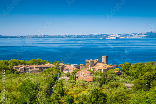 Obraz na płótnie Lake Bolsena, province of Viterbo, Lazio, Italy w salonie