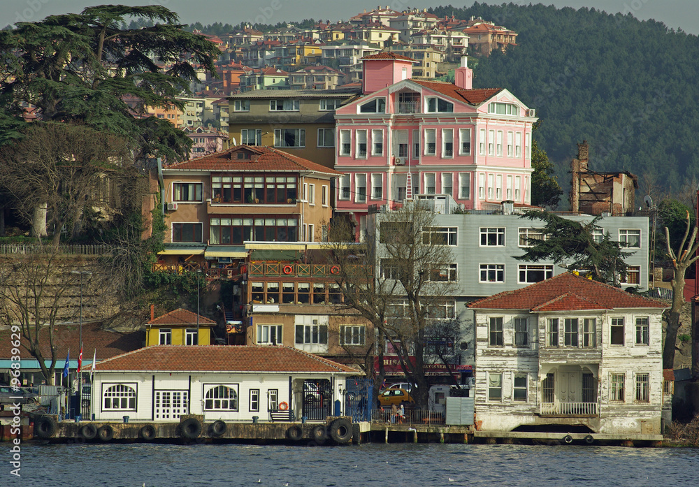 Istanbul, maisons sur les rives du Bosphore, Turquie