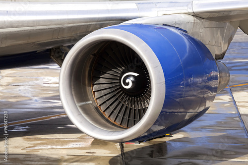 Close up picture of an engine of a passenger airplane