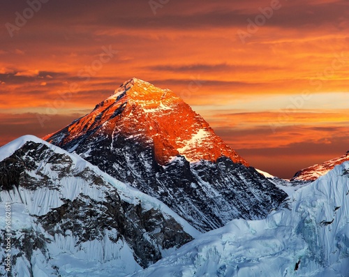 Evening colored view of Mount Everest from Kala Patthar