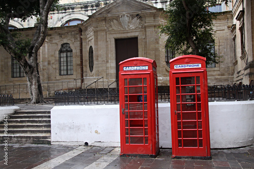 Cabinas telefónicas en Malta. photo