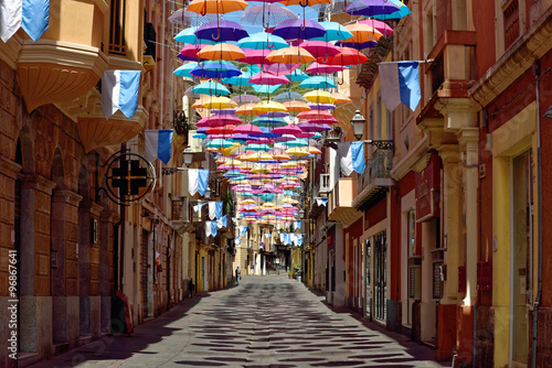 Sardinien - Schirme in der Via Giacome Matteotti Iglesias photo