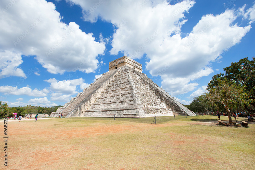 Kukulkan Pyramid in Chichen Itza Site, Mexico Kukulkan Pyramid in Chichen Itza Site, Mexico