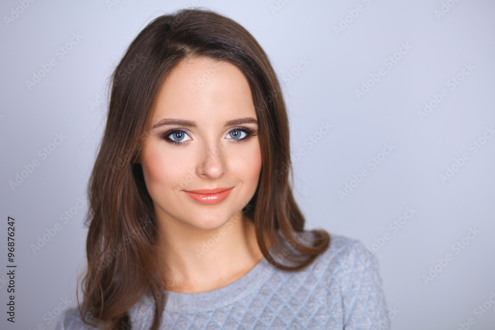 Portrait of an attractive fashionable young brunette woman Portrait of an attractive fashionable young brunette woman