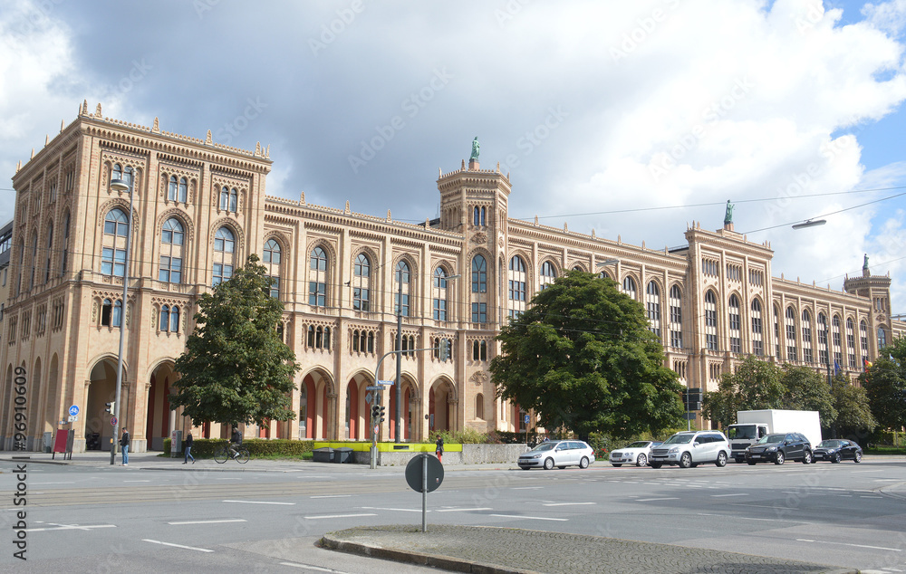 Здание Правительства Верхней Баварии (Мюнхен, Германия)