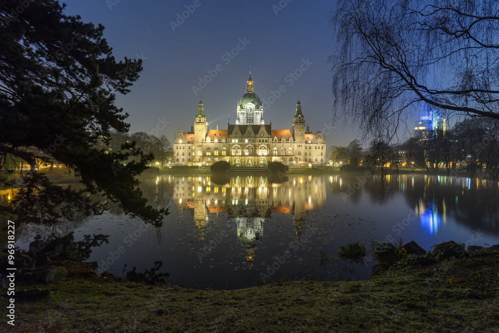 Fototapeta premium New Town Hall in Hanover, Germany