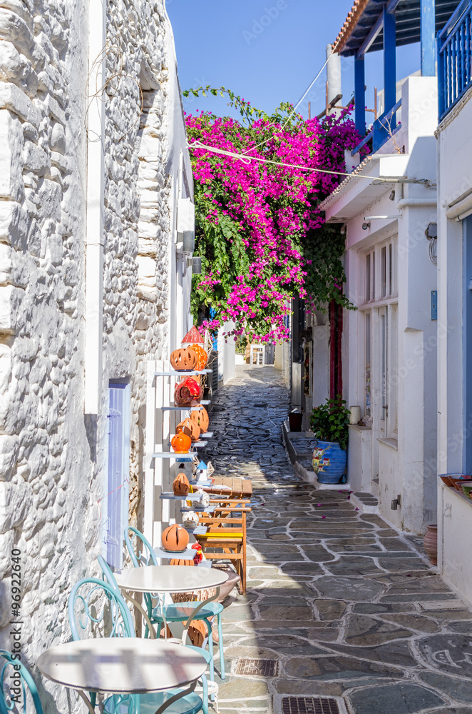 Fototapeta premium Street in Kythnos island, Cyclades, Greece