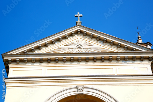  entrance   door    in italy   ancian wood and photo