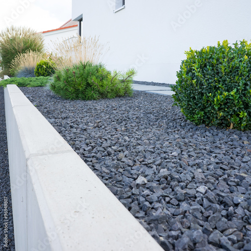 Betonmauer - Fototapete Moderne Gartengestaltung