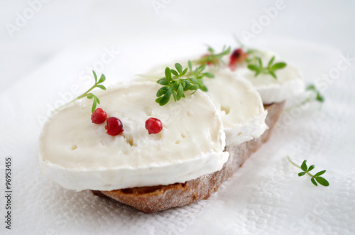 brot mit ziegenkäse