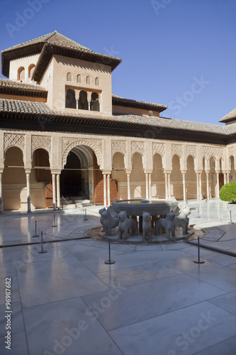 Alhambra, Granada, Löwenhof mit Brunnen 