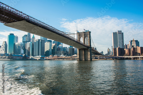 Fototapeta Naklejka Na Ścianę i Meble -  Brooklyn bridge in New York on bright summer day