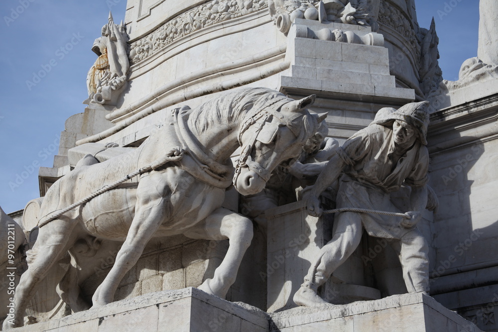 Obraz premium Statue at Tourist place