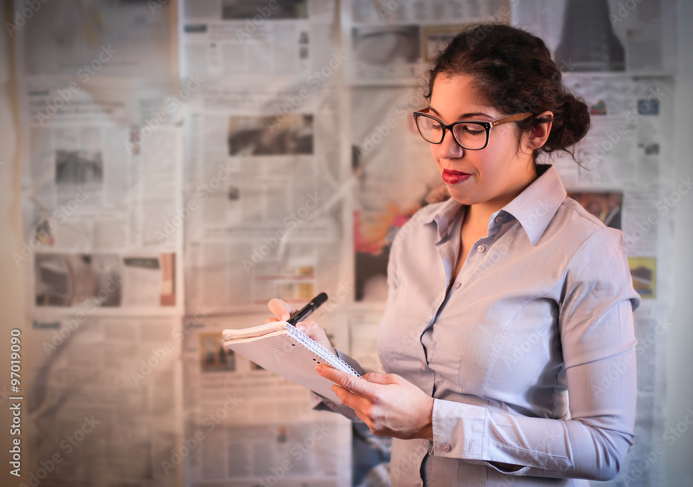 © olly - Taking notes