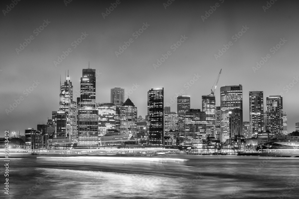 Fototapeta premium Wonderful night skyline of Sydney, Australia