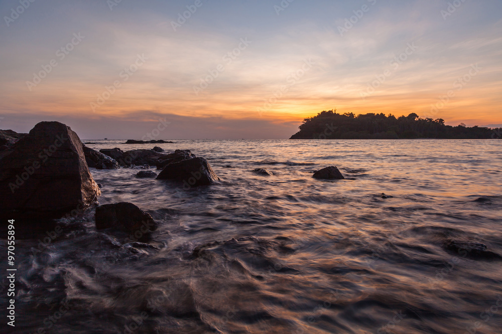 Fototapeta premium Beautiful HDR sunset over sea beach