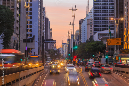 Stampa su tela Paulista Avenue at twilight in Sao Paulo