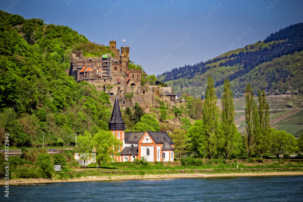 Clemenskapelle und Burg Reichenstein