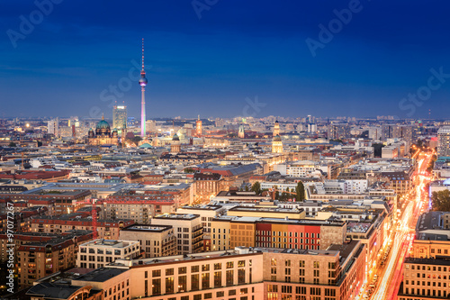 Blick über Berlin bei Nacht photo