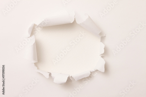 紙の穴
