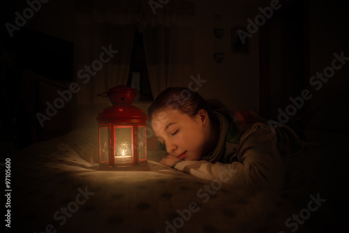 Obraz na płótnie Sogni d'oro di una bambina w salonie