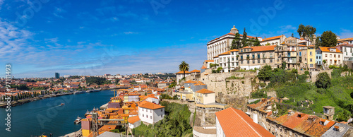 Fototapeta Naklejka Na Ścianę i Meble -  Aerial view of Porto in Portugal