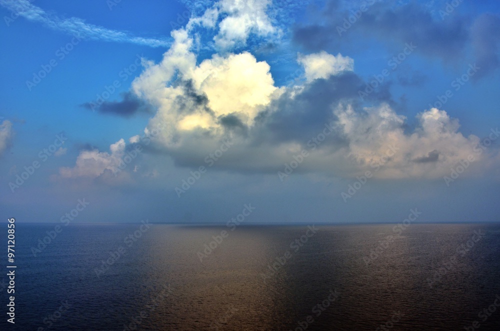 Obraz premium strange clouds