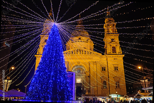 Christmas market in front of St. Steven Cathedral, Budapest, Hun