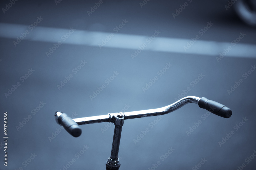 Parked bicycle handlebar