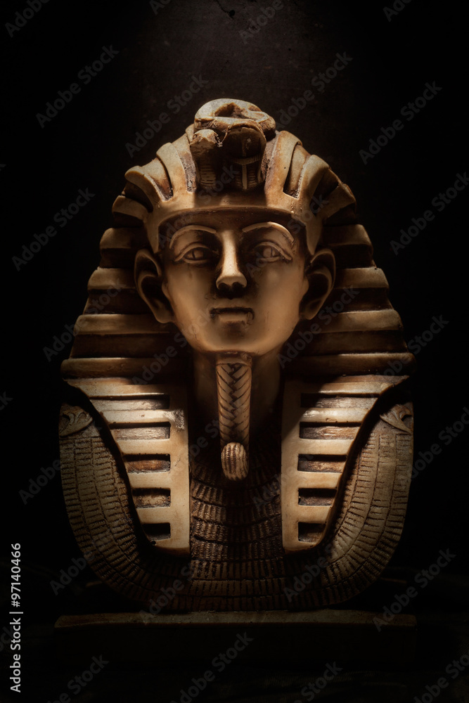 Obraz premium Stone pharaoh tutankhamen mask