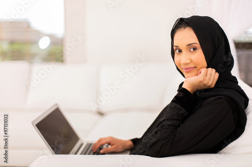 arabian woman using laptop