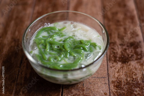 traditional thai dessert (Lot Chong)