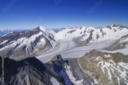 Luftaufnahme - Aletschgletscher Concordiaplatz - die letzten Gletscher der Erde photo