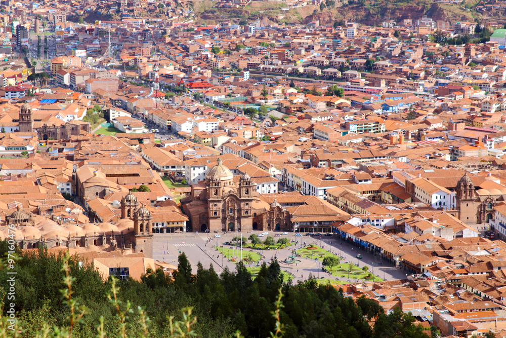 Historic Iglesia de la Compania in the Plaza de Armas of Cusco i