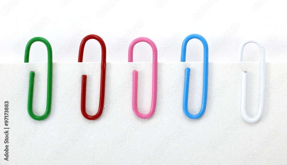Obraz premium Paperclips on white background