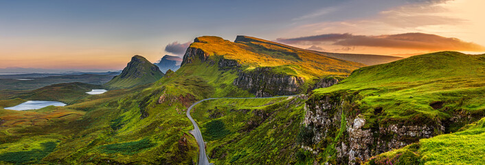 Sierkussen Bordeaux Quiraing bergen op Isle of Skye  © Nick Fox