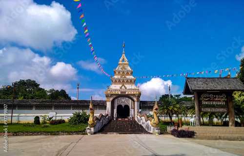 Watphrathatdomping, Temple